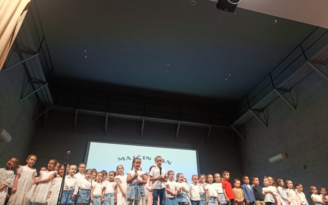 Priredba Dječjeg vrtića Stolac oduševila povodom Majčinog dana